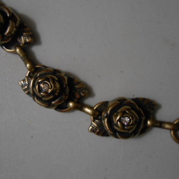 Betsey Johnson Brass Toned Rose Floral Sparkly Stone Metal Chain Link Belt - Picture 8 of 16